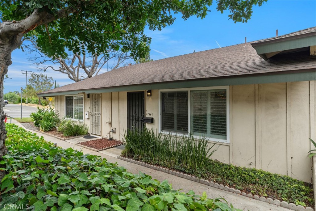 17941 Yorba Linda Blvd