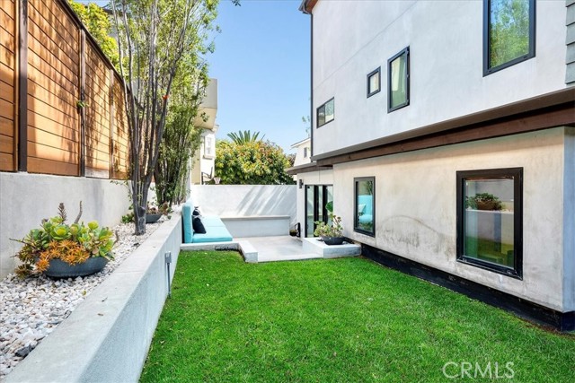 1032 6th, Hermosa Beach, California 90254, 4 Bedrooms Bedrooms, ,3 BathroomsBathrooms,Residential,Sold,6th,SB22136354
