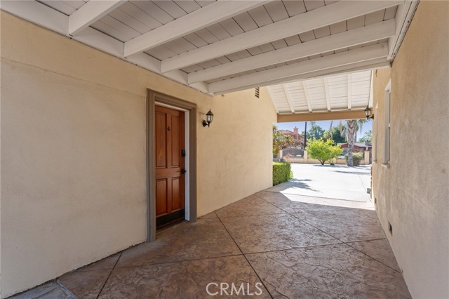 Detail Gallery Image 4 of 31 For 22639 Calvert St #F,  Woodland Hills,  CA 91367 - 1 Beds | 1 Baths