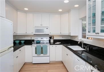 Detail Gallery Image 10 of 30 For 62 Blue Lagoon, Laguna Beach,  CA 92651 - 2 Beds | 2 Baths