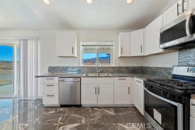 Detail Gallery Image 21 of 43 For 465 Solano Rd, Pinon Hills,  CA 92372 - 4 Beds | 2 Baths