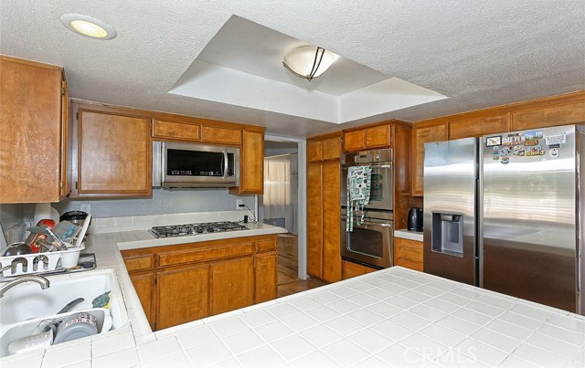 Detail Gallery Image 10 of 32 For 14989 Blue Grass Dr, Helendale,  CA 92342 - 4 Beds | 3 Baths