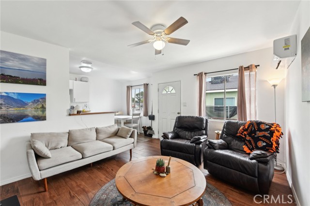 1701 N Oxford Avenue, Pasadena CA: https://media.crmls.org/medias/8c88cb55-debd-4011-a8ad-d338af8a5585.jpg