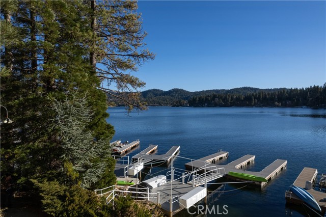 Detail Gallery Image 3 of 46 For 27937 W Shore Rd, Lake Arrowhead,  CA 92352 - 3 Beds | 3 Baths