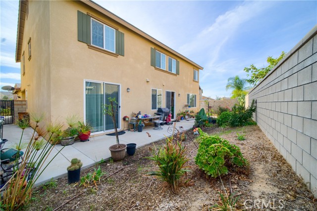 Detail Gallery Image 25 of 41 For 12010 Santiam Ct, Jurupa Valley,  CA 91752 - 5 Beds | 3/1 Baths