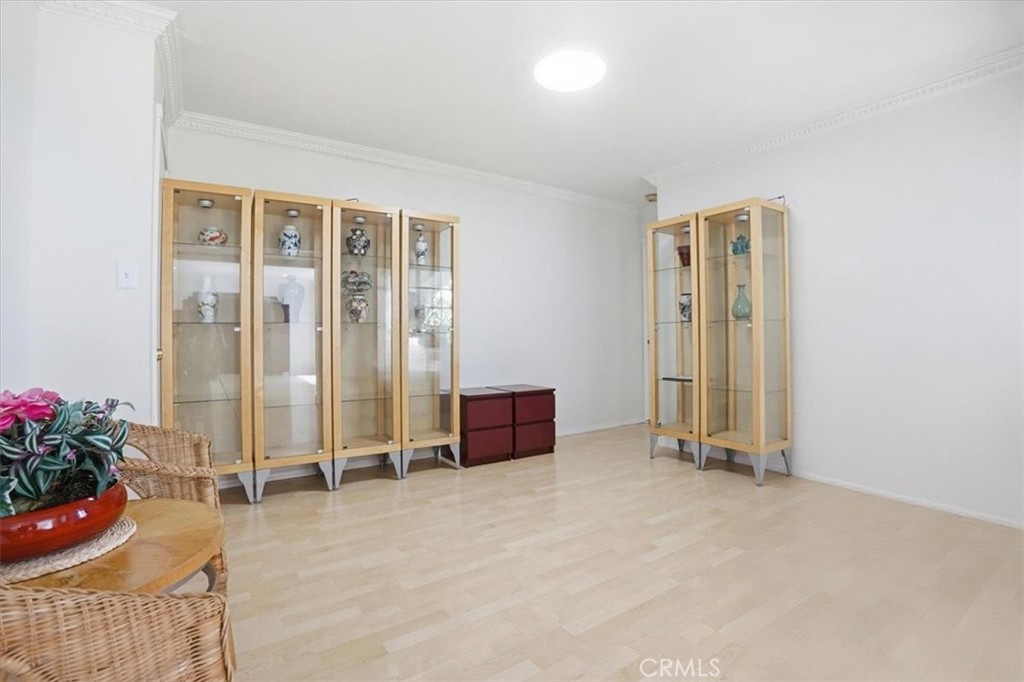 https://media.crmls.org/medias/8c89c662-9c45-4fa5-87a5-5513414b74fe.jpg?preset=X-Large