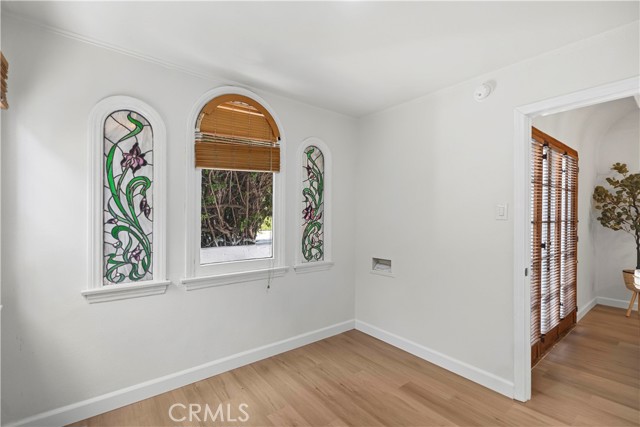 336 N Crescent Heights Boulevard, Los Angeles CA: https://media.crmls.org/medias/8c89d21b-c0e1-425d-9fcc-b0f52c354f50.jpg