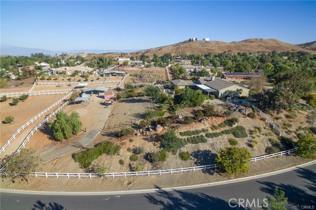 23641 ROSE QUARTZ Drive, Perris CA: https://media.crmls.org/medias/8c8a874b-0d85-4e31-8e0a-e6d64322ca06.jpg