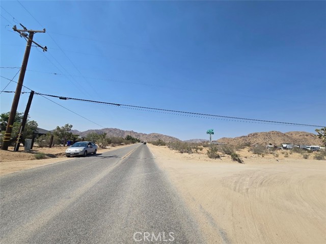 Detail Gallery Image 5 of 9 For 14963 Laguna Seca Dr, Apple Valley,  CA 92307 - – Beds | – Baths