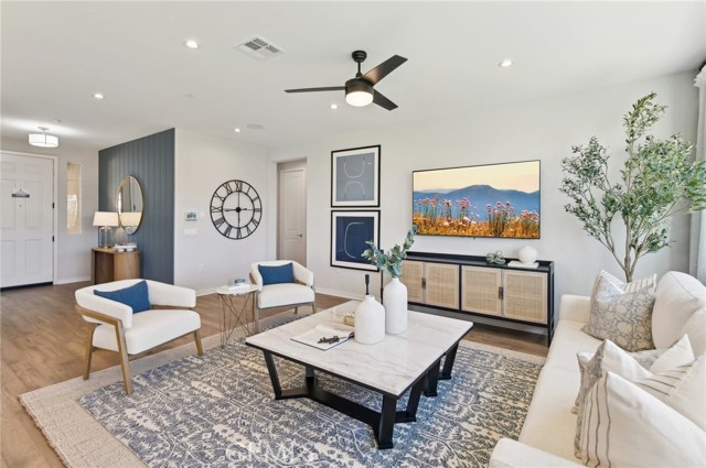 Detail Gallery Image 5 of 32 For 6737 Solera Dr, Palmdale,  CA 93552 - 5 Beds | 4 Baths