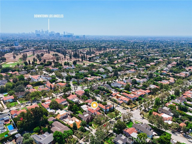 408 North McCadden Place, Los Angeles CA: https://media.crmls.org/medias/8c8b48d5-8119-48eb-80bd-3e48868e1c48.jpg