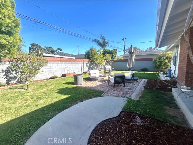 Image 3 of 4 For 3244 Gondar  