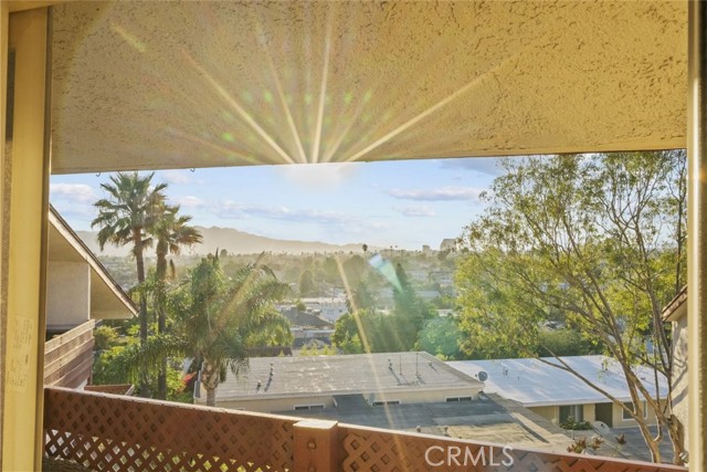Detail Gallery Image 16 of 36 For 1523 E Windsor Rd 209a,  Glendale,  CA 91205 - 2 Beds | 1/1 Baths