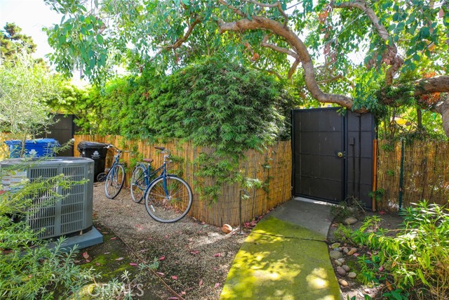 Detail Gallery Image 26 of 28 For 1113 Amoroso Pl, Venice,  CA 90291 - 2 Beds | 1 Baths