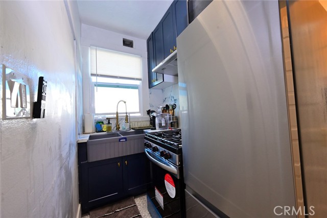 44 48 Navy Street, Venice CA: https://media.crmls.org/medias/8c8c701c-cc04-476c-9c16-1bce1264c374.jpg
