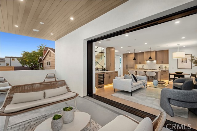 Detail Gallery Image 9 of 21 For 605 1/2 Carnation, Corona Del Mar,  CA 92625 - 2 Beds | 2/1 Baths