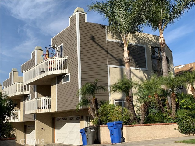 217 Helberta Avenue 5, Redondo Beach, California 90277, 3 Bedrooms Bedrooms, ,2 BathroomsBathrooms,For Sale,Helberta,SB19278156