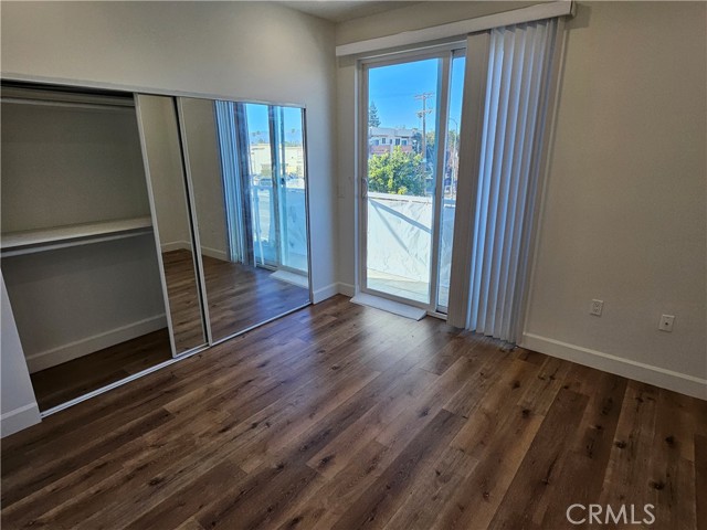 Detail Gallery Image 8 of 11 For 14550 Burbank Blvd #103, Burbank,  CA 91411 - 3 Beds | 2/1 Baths