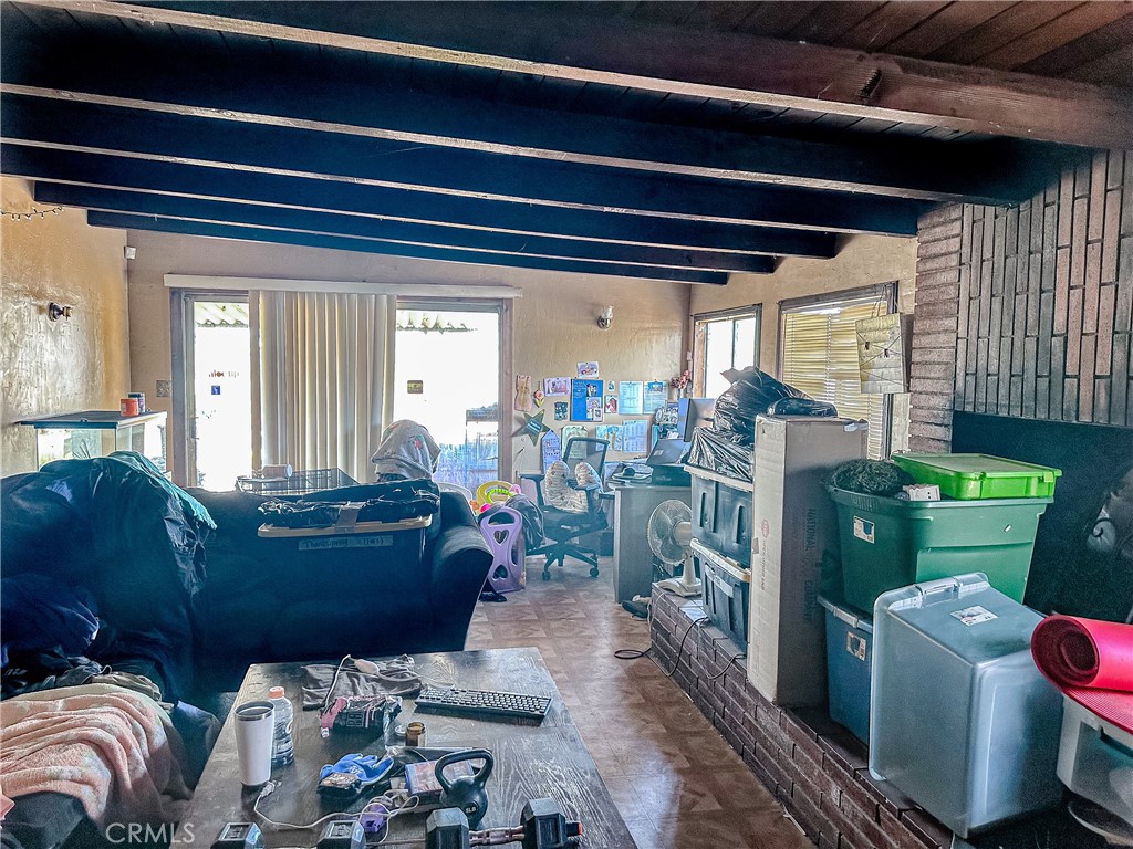https://media.crmls.org/medias/8c8e1ab3-0222-41ab-8238-3caa19e80d7c.jpg?preset=X-Large