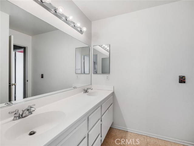 Detail Gallery Image 22 of 42 For 12685 Biscayne, Victorville,  CA 92392 - 5 Beds | 3/1 Baths