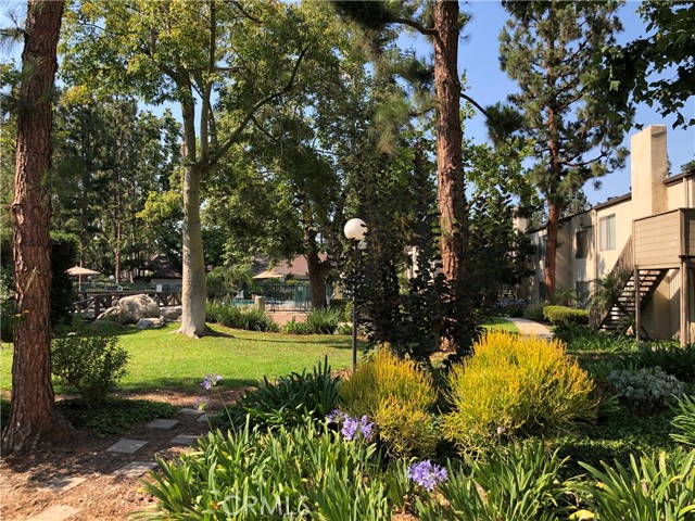 Detail Gallery Image 11 of 19 For 1240 Cabrillo Park, Santa Ana,  CA 92701 - 2 Beds | 2 Baths
