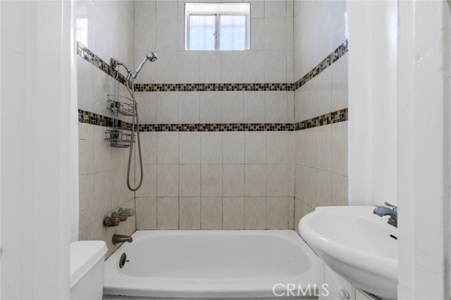 Detail Gallery Image 23 of 48 For 213 W 74th St, Los Angeles,  CA 90003 - – Beds | – Baths