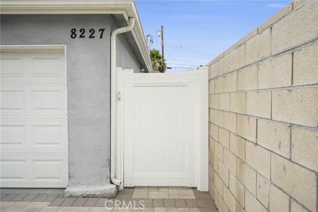 8227 Ben Avenue, North Hollywood CA: https://media.crmls.org/medias/8c8f3d4a-2300-4492-a9ad-39f36a90913a.jpg