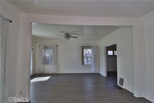 Detail Gallery Image 12 of 64 For 341 W 124th, Los Angeles,  CA 90061 - 3 Beds | 2 Baths