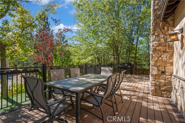 1034 Teakwood Drive, Lake Arrowhead CA: https://media.crmls.org/medias/8c908a8f-a1fd-488c-985e-3d223c2bbbac.jpg