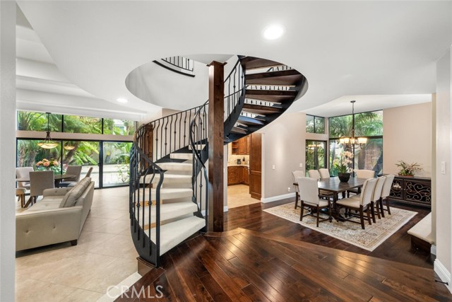 Detail Gallery Image 22 of 49 For 16282 Mandalay Cir, Huntington Beach,  CA 92649 - 5 Beds | 3 Baths