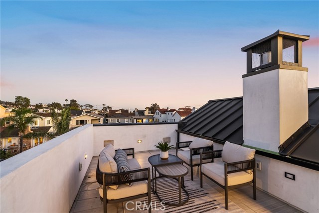 Detail Gallery Image 23 of 31 For 419 Narcissus Ave, Corona Del Mar,  CA 92625 - 3 Beds | 3/1 Baths