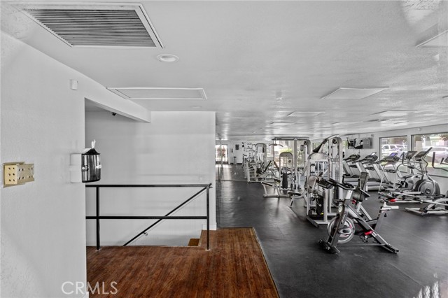 1265 Kendall Drive, San Bernardino CA: https://media.crmls.org/medias/8c912438-2052-41f9-a0ad-c3488ddff271.jpg