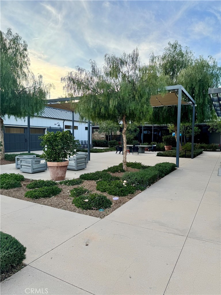 https://media.crmls.org/medias/8c912d65-2c79-4cfa-b7cd-232ab98a23e1.jpg?preset=X-Large