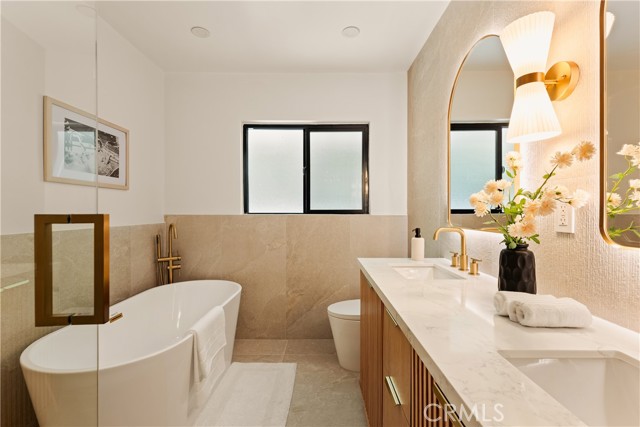 Detail Gallery Image 18 of 44 For 5105 Tendilla, Woodland Hills,  CA 91364 - 3 Beds | 2 Baths