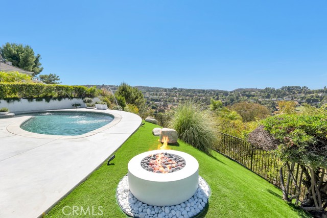 Detail Gallery Image 37 of 40 For 4015 Clarinda Dr, Tarzana,  CA 91356 - 5 Beds | 4 Baths