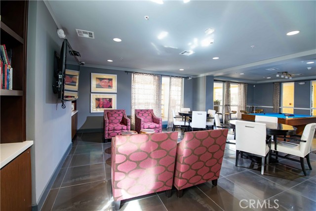 Detail Gallery Image 30 of 64 For 21301 Erwin St #237,  Woodland Hills,  CA 91367 - 2 Beds | 2 Baths