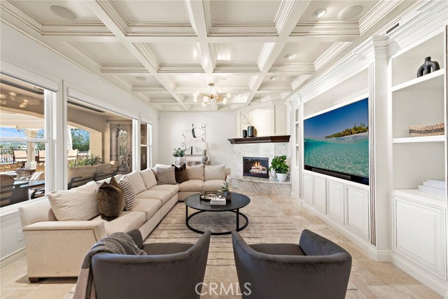 10 Corte Vizcaya, San Clemente CA: https://media.crmls.org/medias/8c93a046-445a-40fa-86e2-0fa6d44e5ef4.jpg