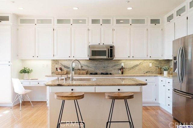 Detail Gallery Image 8 of 19 For 10040 Meritage Ct, Sun Valley,  CA 91352 - 4 Beds | 3 Baths