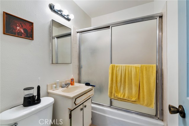 1900 Vanderbilt Lane, Redondo Beach CA: https://media.crmls.org/medias/8c956bdb-569a-4261-be8f-681b7823e91d.jpg
