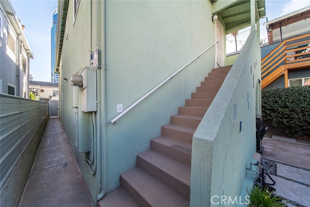 Detail Gallery Image 5 of 38 For 713 E 1st St, Long Beach,  CA 90802 - 2 Beds | 2 Baths