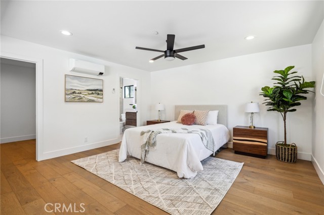 6521 Homewood Avenue, Los Angeles CA: https://media.crmls.org/medias/8c9776bf-a444-4bcb-92ee-87dfc3dc8d47.jpg