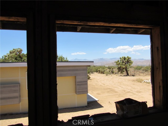 Detail Gallery Image 12 of 28 For 8626 La Contenta Rd, Yucca Valley,  CA 92284 - 2 Beds | 1 Baths