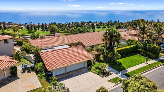 Detail Gallery Image 7 of 71 For 6780 Crest Rd, Rancho Palos Verdes,  CA 90275 - 6 Beds | 5/1 Baths