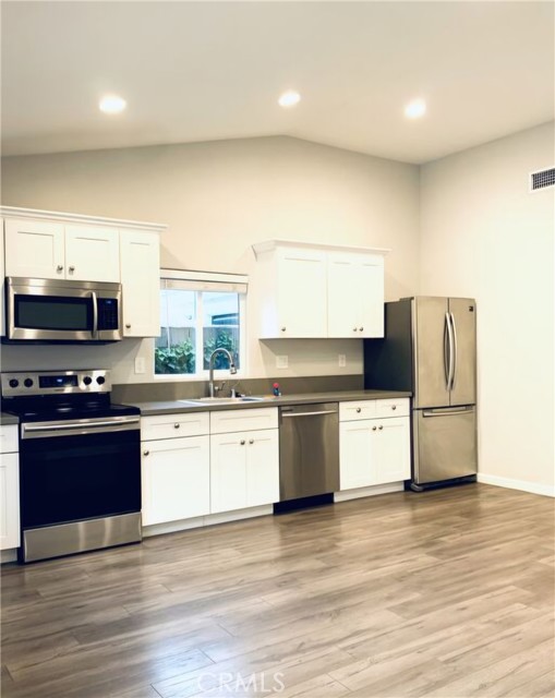 Detail Gallery Image 8 of 24 For 328 W California, Glendale,  CA 91203 - – Beds | – Baths