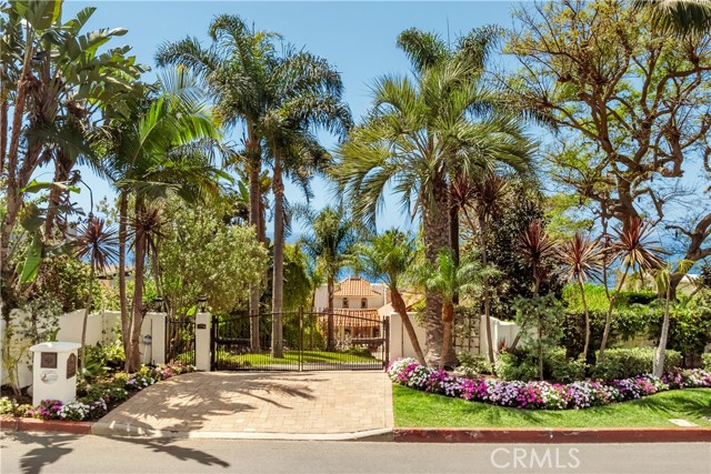 Detail Gallery Image 5 of 43 For 32061 Coast Hwy, Laguna Beach,  CA 92651 - 4 Beds | 4/2 Baths