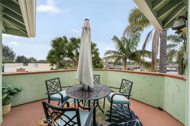 Detail Gallery Image 26 of 39 For 383 Park Ave, Long Beach,  CA 90814 - 3 Beds | 3 Baths