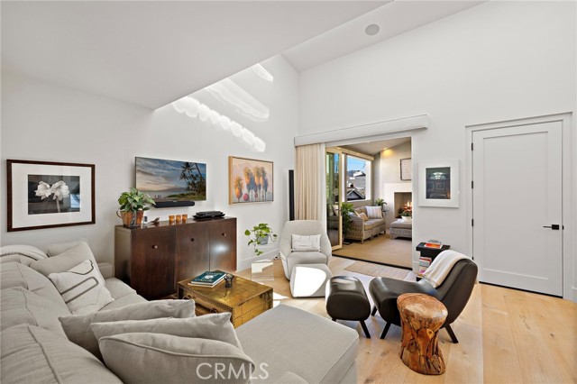 Detail Gallery Image 38 of 68 For 711 1/2 Marigold, Corona Del Mar,  CA 92625 - 2 Beds | 2/1 Baths