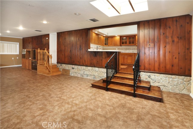 1241 E Mayfair Avenue, Orange CA: https://media.crmls.org/medias/8c9aca14-0155-408e-a8df-b723434d7c00.jpg