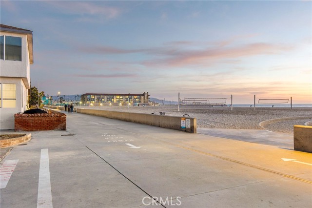 2 2nd Street, Hermosa Beach, California 90254, ,Residential Income,For Sale,2nd Street,SB25041878