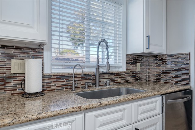 Image 11 of 65 For 824 Dune  